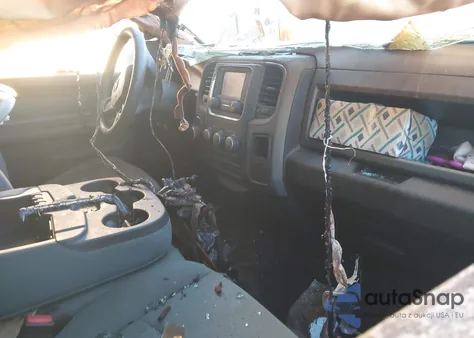 2015 Ram 1500 Express z USA, uszkodzony, nr VIN 3C6RR7KT2FG699799